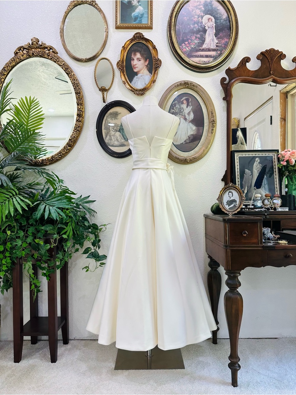 Elegant Ivory Satin A-Line Dress with Sash - Picture 11 of 16
